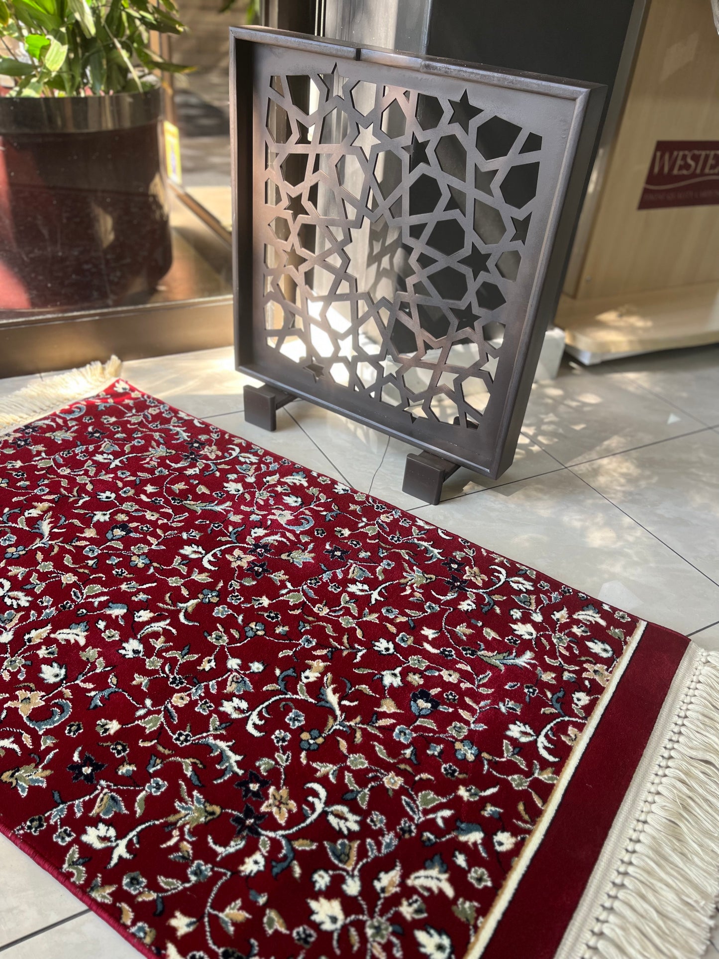 Prayer Mat Stand/Room Divider 570x600